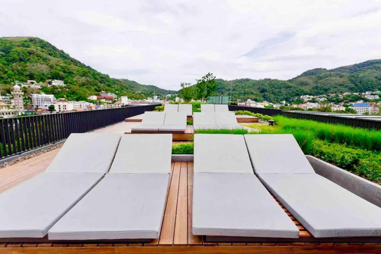 The Deck Patong By Vip Aparthotel Exterior photo